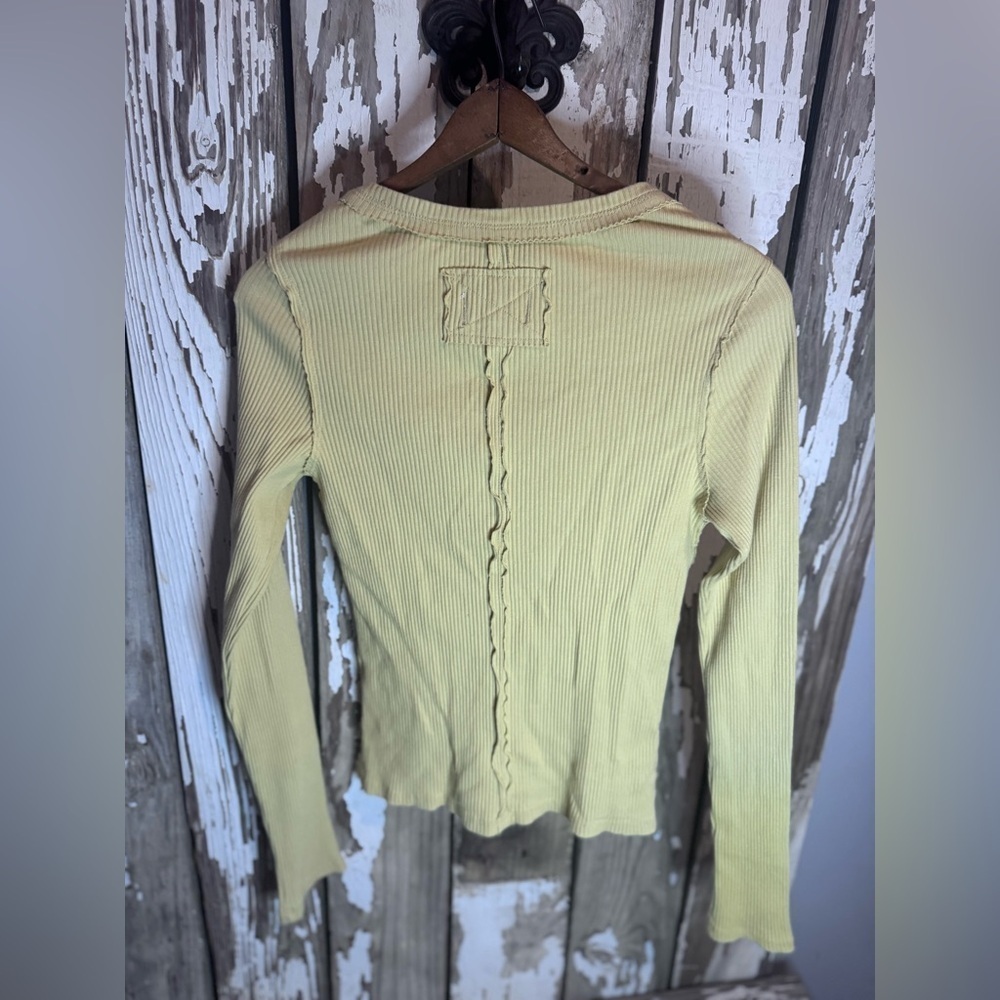 Free People We The Free It’s On Cardi Top NWOT Size Medium Moonstone - Picture 6 of 9